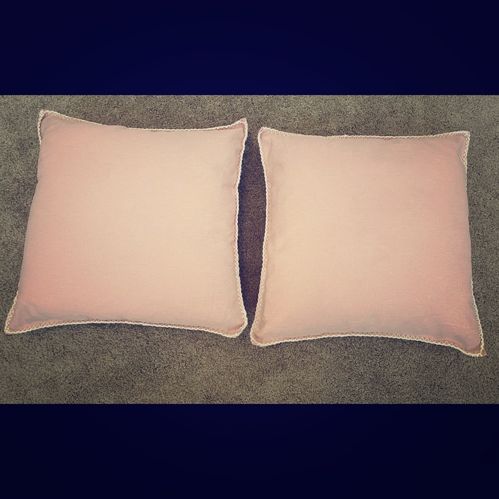 Set of 2 Light Pink Pillows